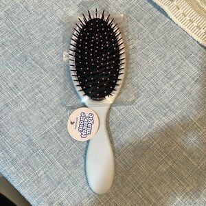 ✨5/$10✨ Hair brush